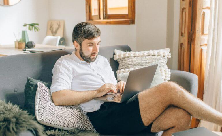 5 Tech Essentials You Need for Your Home Office